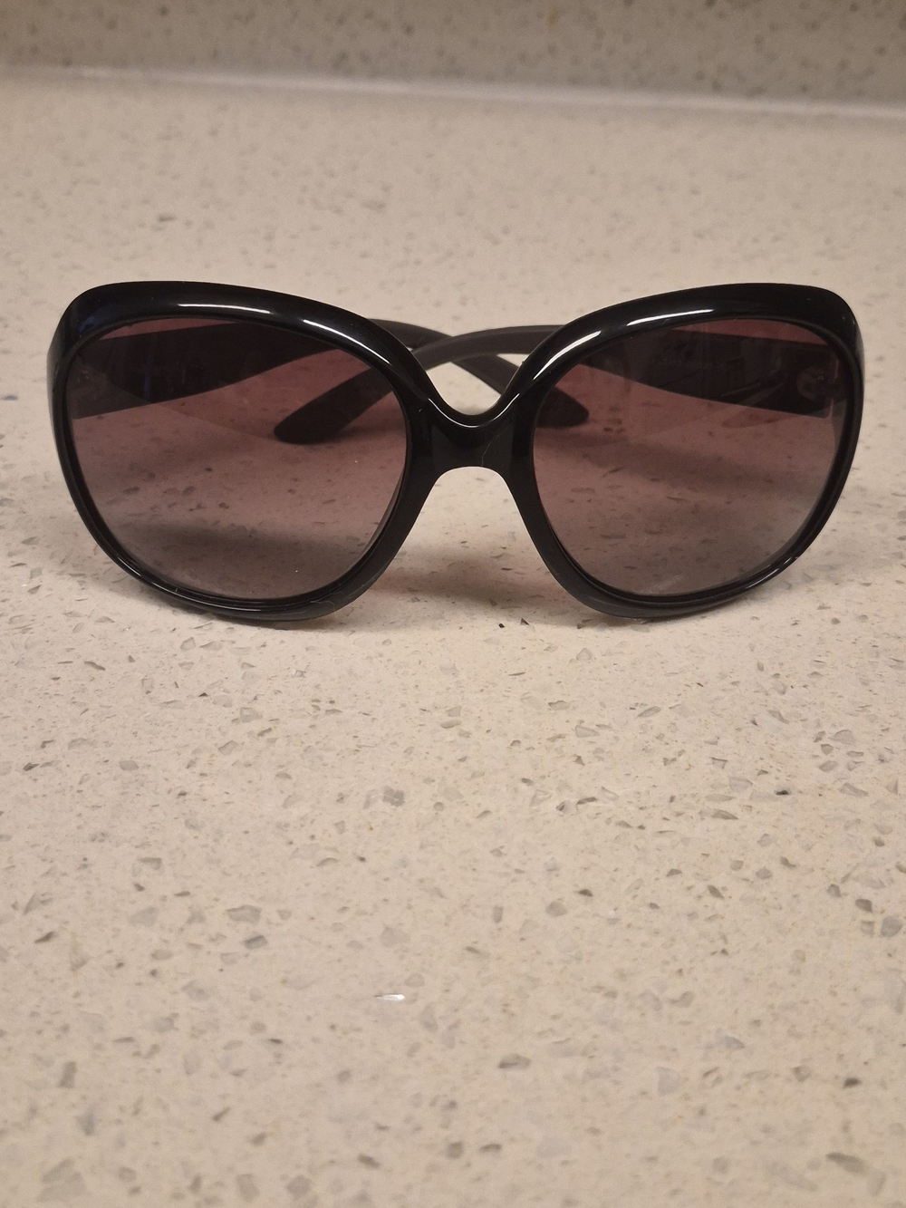 Women's Black Oversized Sunglasses with Gradient Lenses